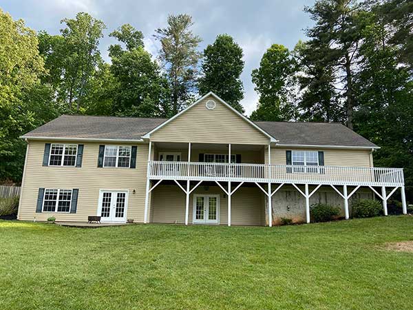 Weaverville roof cleaning